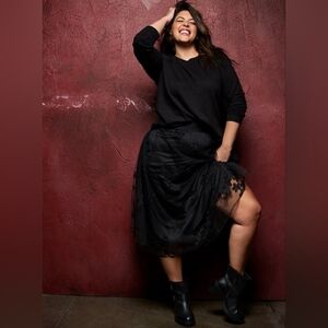 Black Mesh Embroidered Midi Skirt 2X NWT OBO